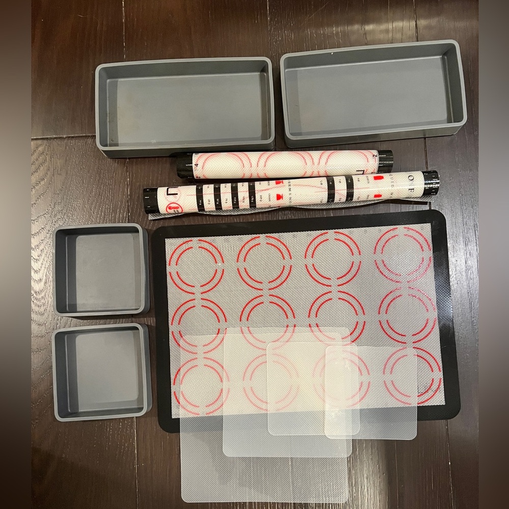 Lot of 11 Baking Set + Microwave Splatter Screens *EUC + NEW* MSRP: $99+tax